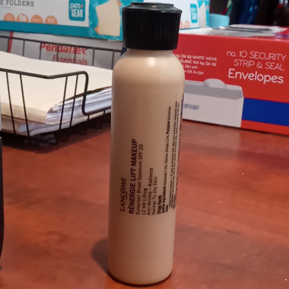 Lancome - Renergie Lift Foundation
